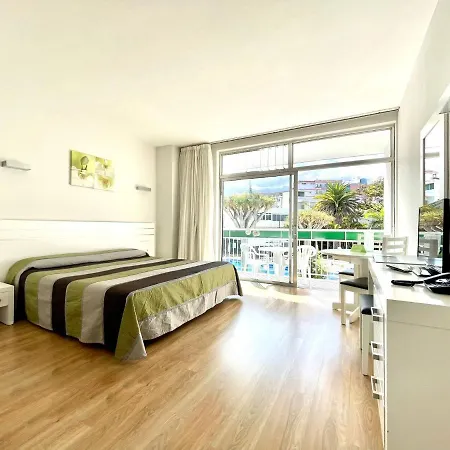 Single Studio E With Wifi, Balcony, Swimming Pools 아파트