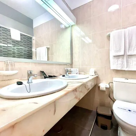 아파트 Single Studio E With Wifi, Balcony, Swimming Pools