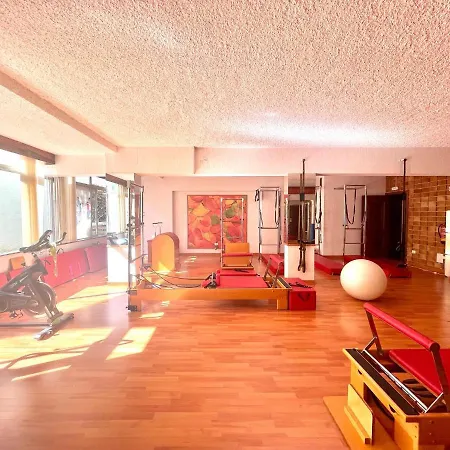 Single Studio E With Wifi, Balcony, Swimming Pools 아파트 *