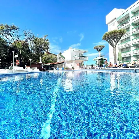 Single Studio E With Wifi, Balcony, Swimming Pools 아파트 *
