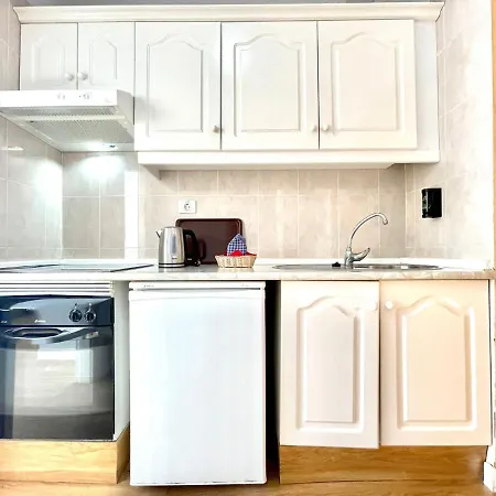 아파트 Single Studio E With Wifi, Balcony, Swimming Pools *